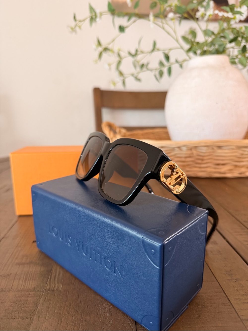 Louis Vuitton Black Sunglasses with Gold LV Emblem - Picture 5 of 6